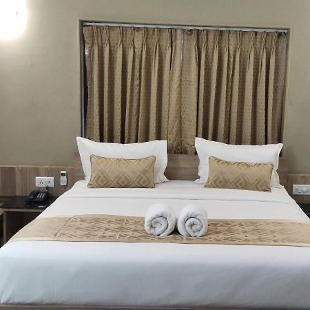 Doves-Kohinoor Exotica Hotel โลนาวาลา ภายนอก รูปภาพ