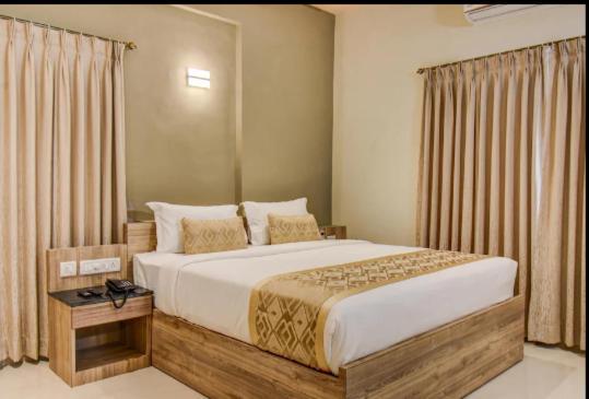 Doves-Kohinoor Exotica Hotel โลนาวาลา ภายนอก รูปภาพ